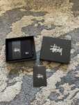 Czarny portfel Stussy