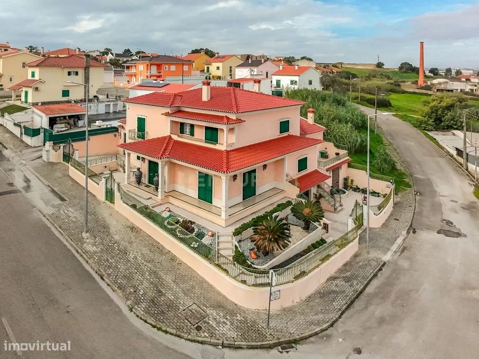 Moradia Em Santarém - Conforto E Elegância