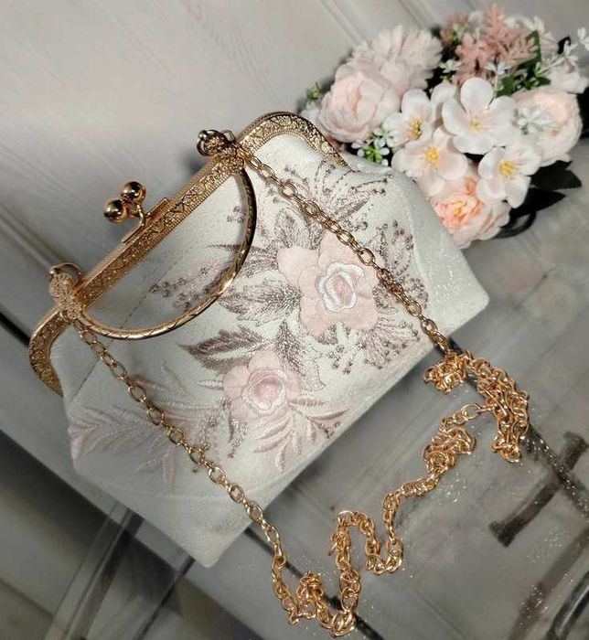 torebka wizytowa kuferek vintage lolita haftowana lolita ślub wesele