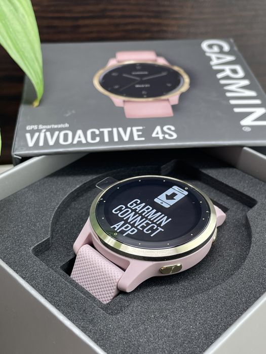 Смарт годинник Garmin Vivoactive 4s