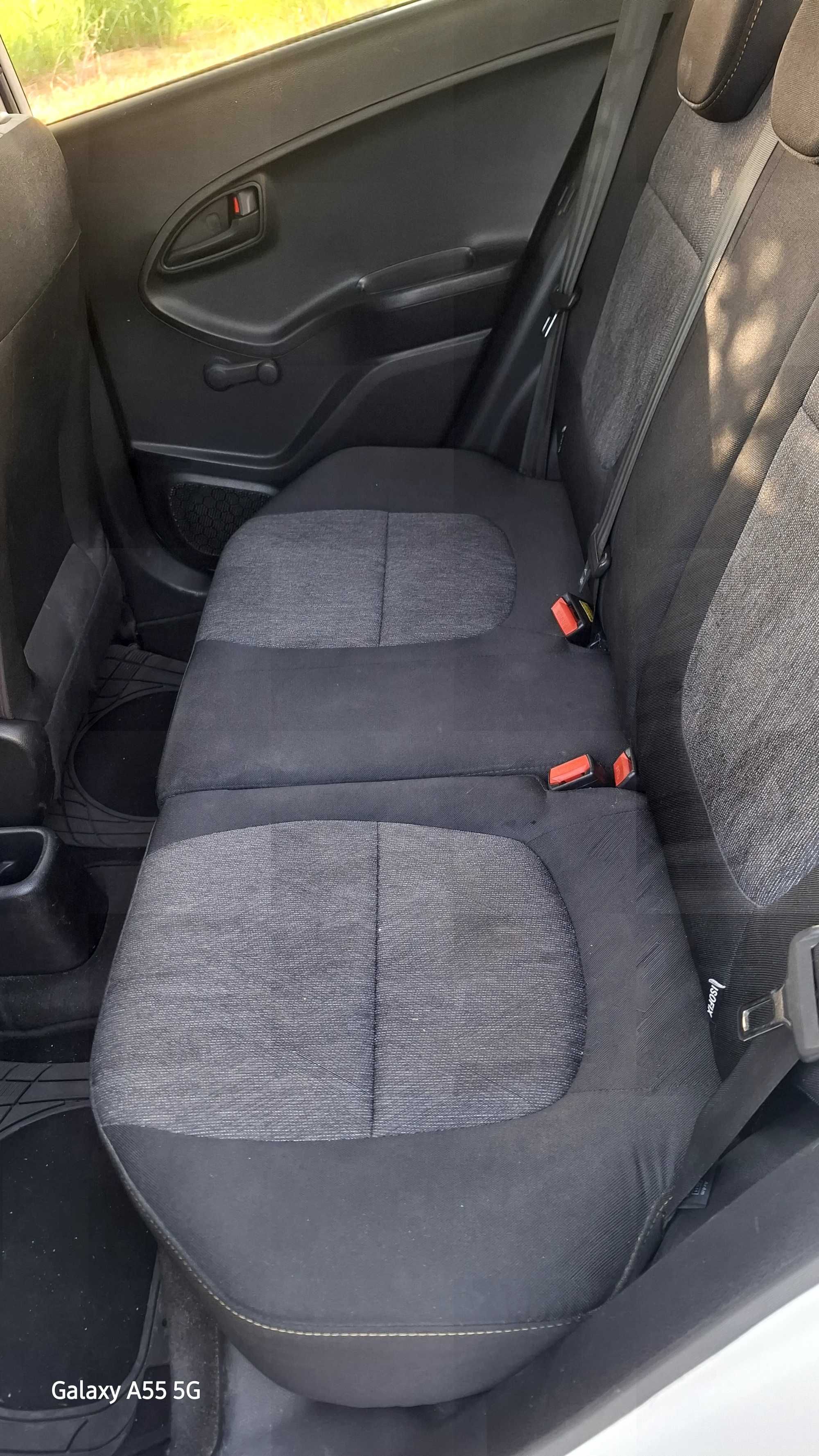 Kia Picanto muito conservado