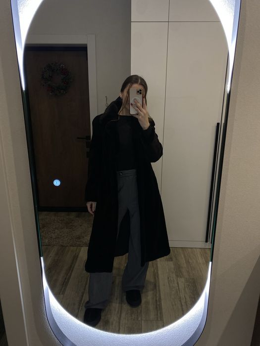 Норкова шуба чорна