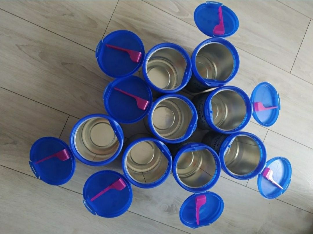Puszki po mleku 800g z zamykanym wieczkiem  miarka