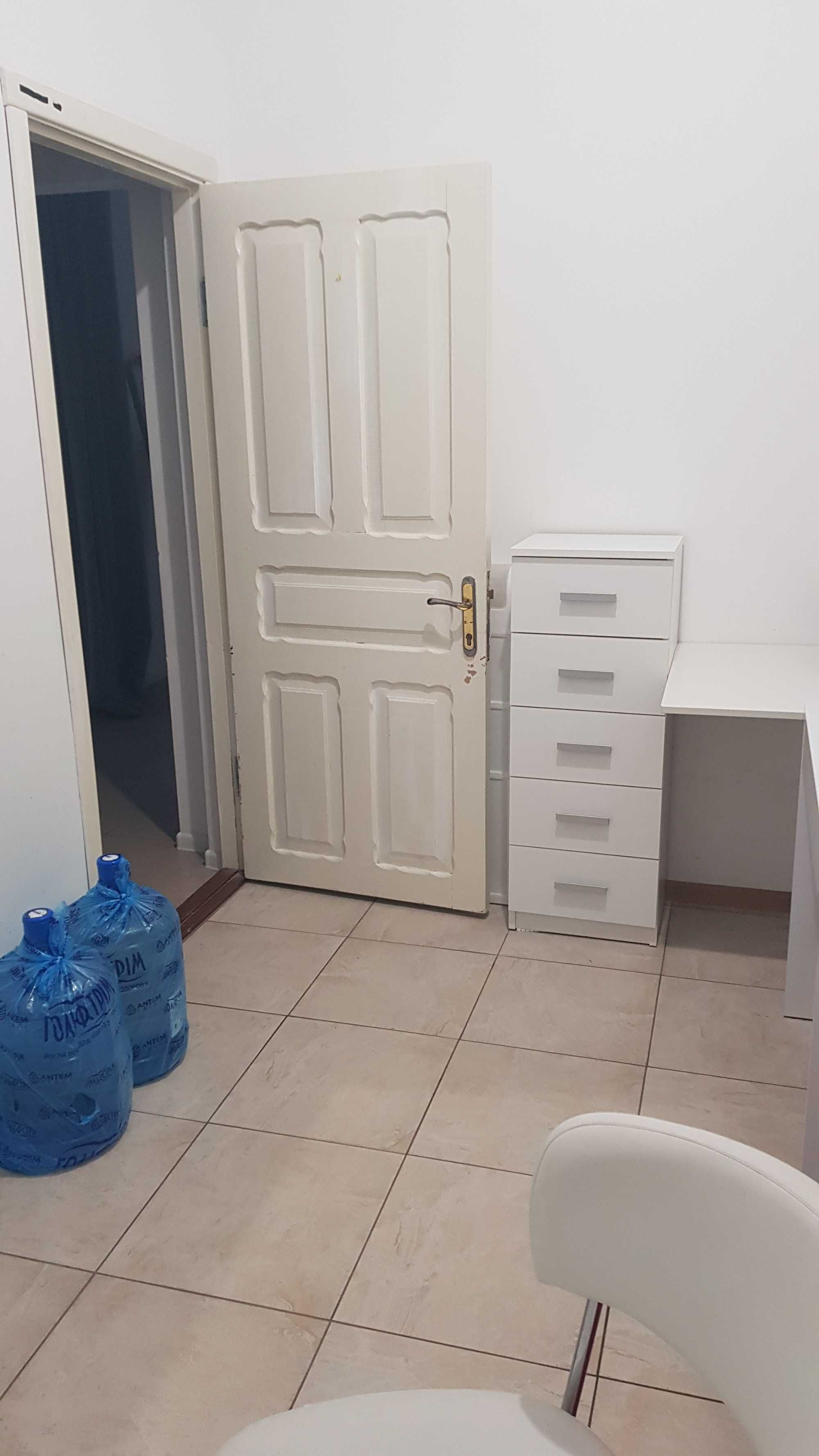 Здам в оренду кабінет у центрі міста.
