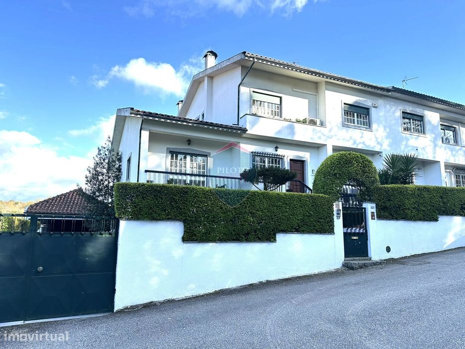 Moradia Geminada T4 Venda em Viseu,Viseu