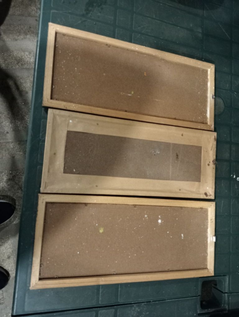 Quadros com uso um bocado desgastados