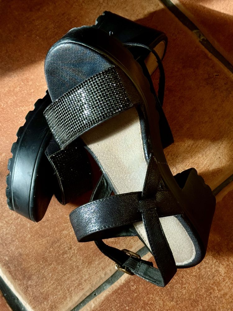 Sandalias pretas