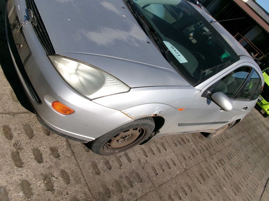 Ford Focus 1.6 benzyna 100KM w całości na części #321
