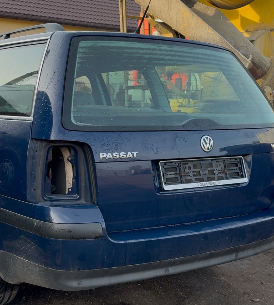 Klapa bagażnika kombi passat b5 fl LA5E