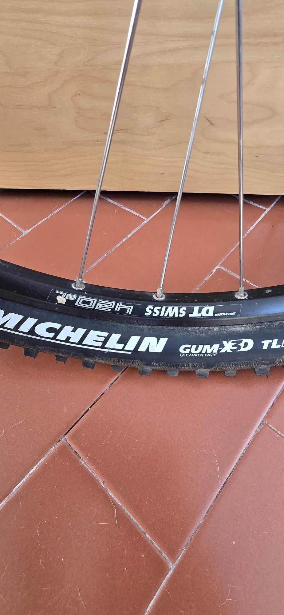 Rodas DT SWISS 26 + Travões shimano hidráulicos