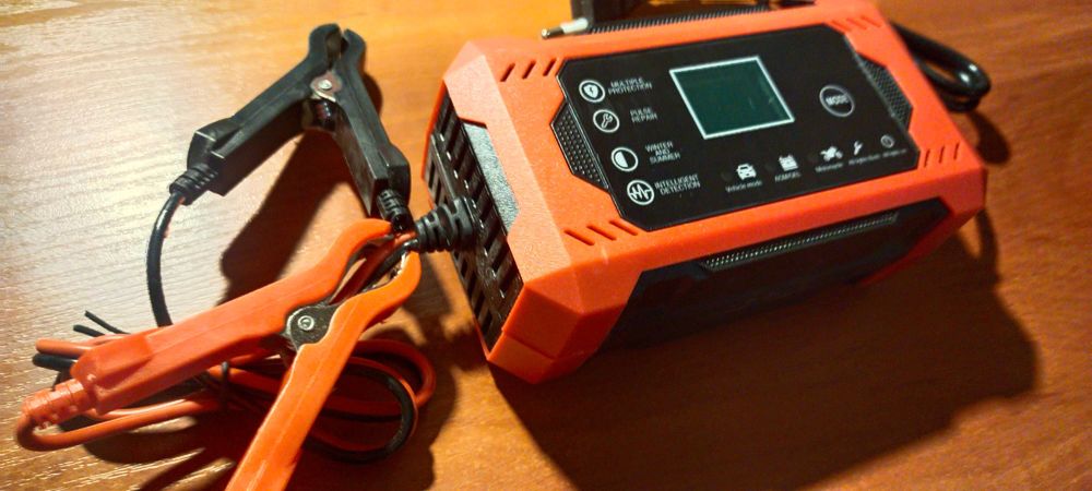 Зарядное 12В 10А Автоматическое цифровой дисплей универсальное. Новое.