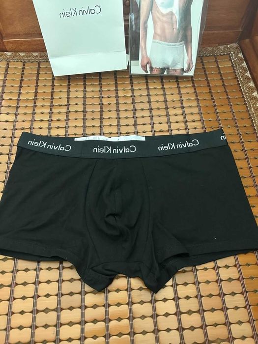 Bokserki męskie Calvin Klein – szare, białe, czarne