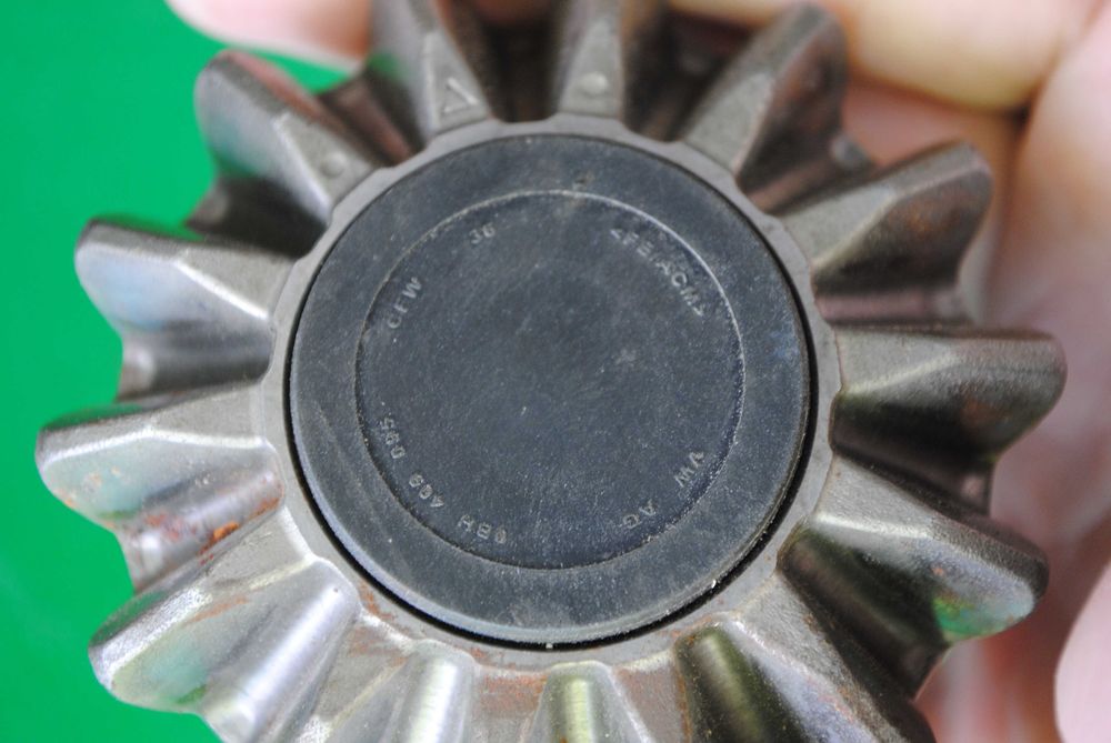 Сателіт диференціала правий DQ500 0BH 0BT DSG OBH409095 VW 409 095