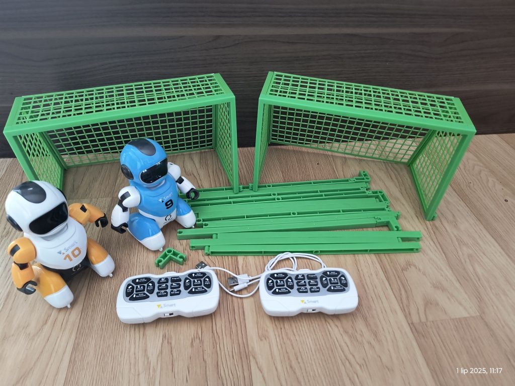 Smart roboty sterowane i grające w piłkę