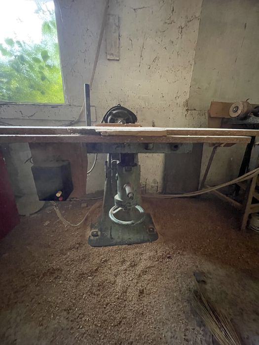 Довбально-пазозувальний верстат