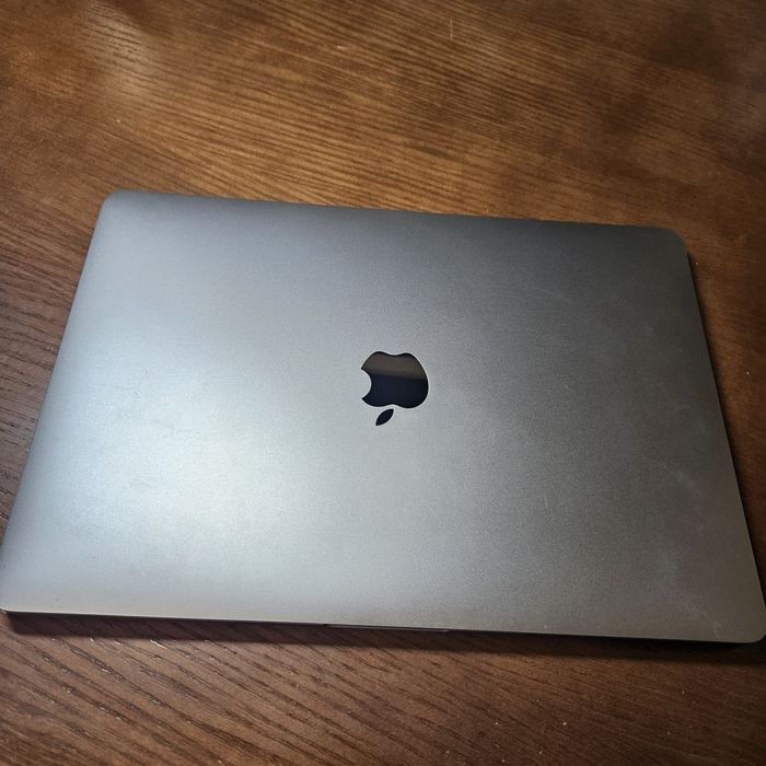 Macbook pro m1 16/512 + чохол у подарунок
