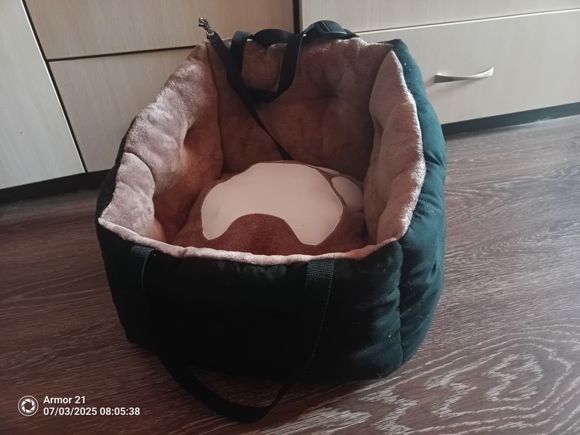 Автокрісло для собак