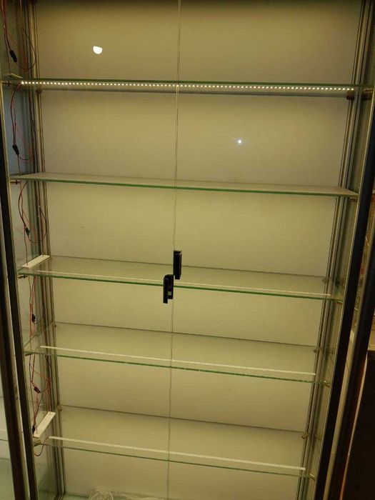 Скляні торгові вітрини на алюмінієвому каркасі | LED підсвітка | 10 шт