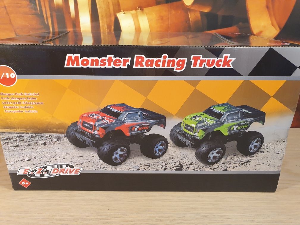 Pojazd Monster Racing w skali 1/10 sterowany radiowo.