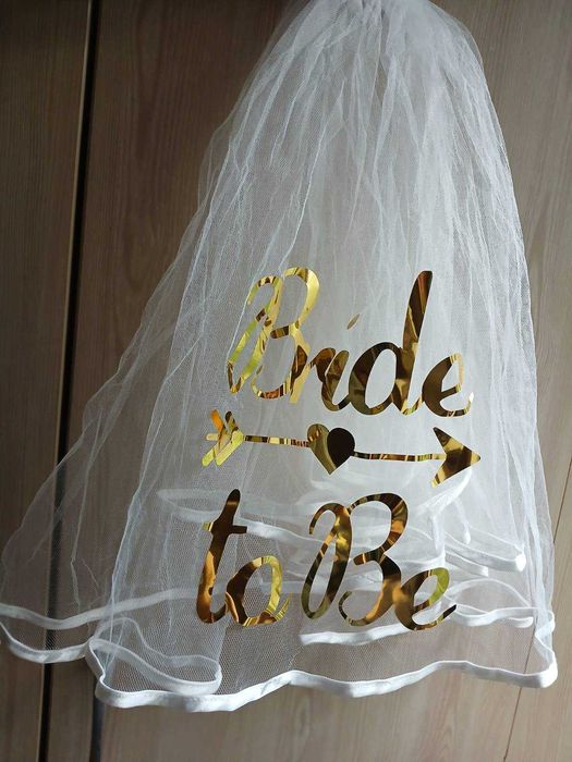 Фата на девичник дівич-вечір