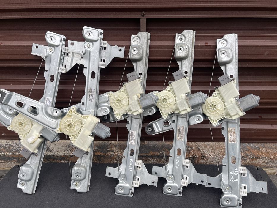 Склопідйомник передній Пежо 3008 5008 Плата склопідйомника Пежо 3008