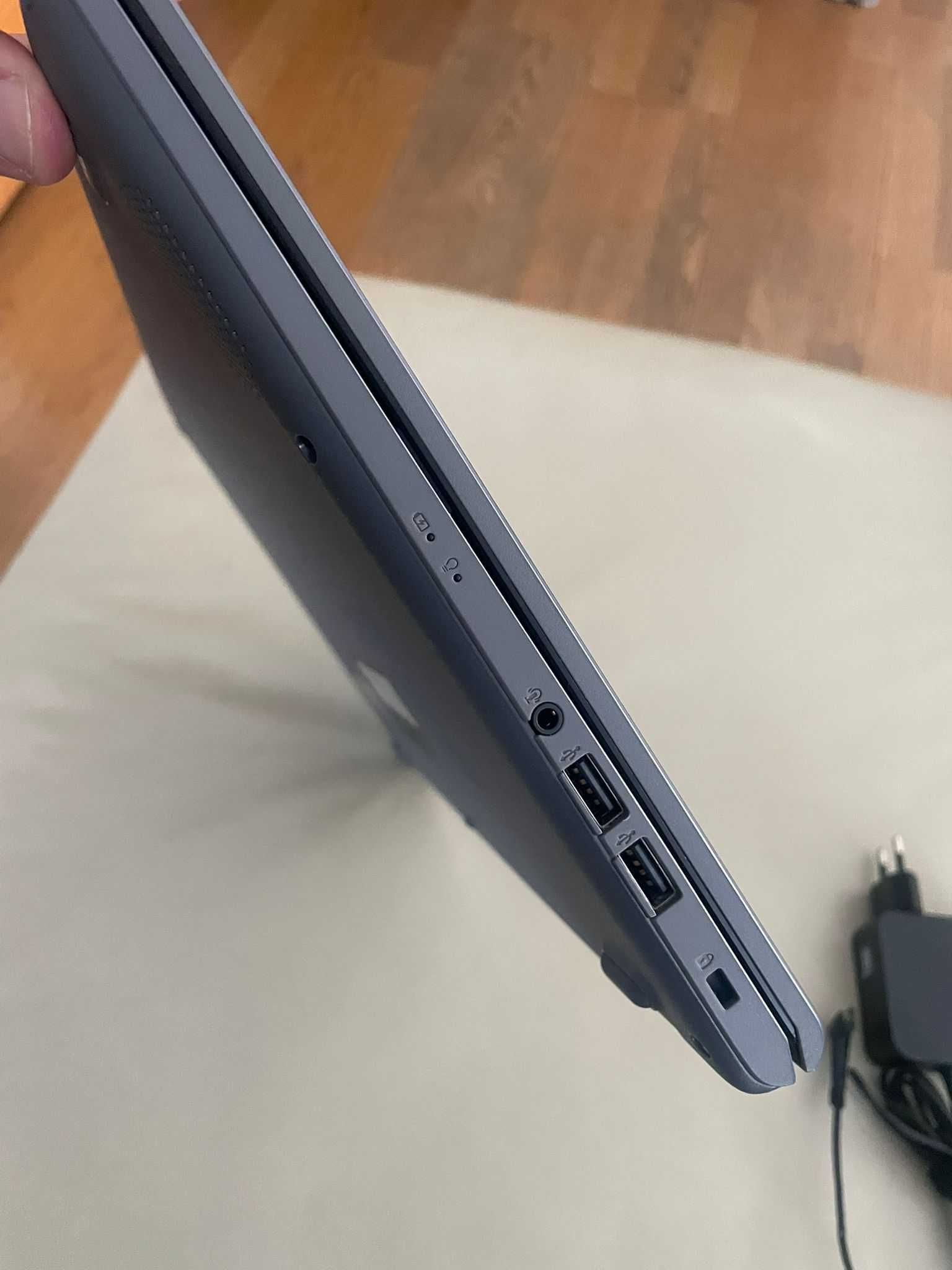 ASUS VivoBook 15 F515JA-EJ2882W Intel Core i7-1065G7/16GB/512SSD/15.6"