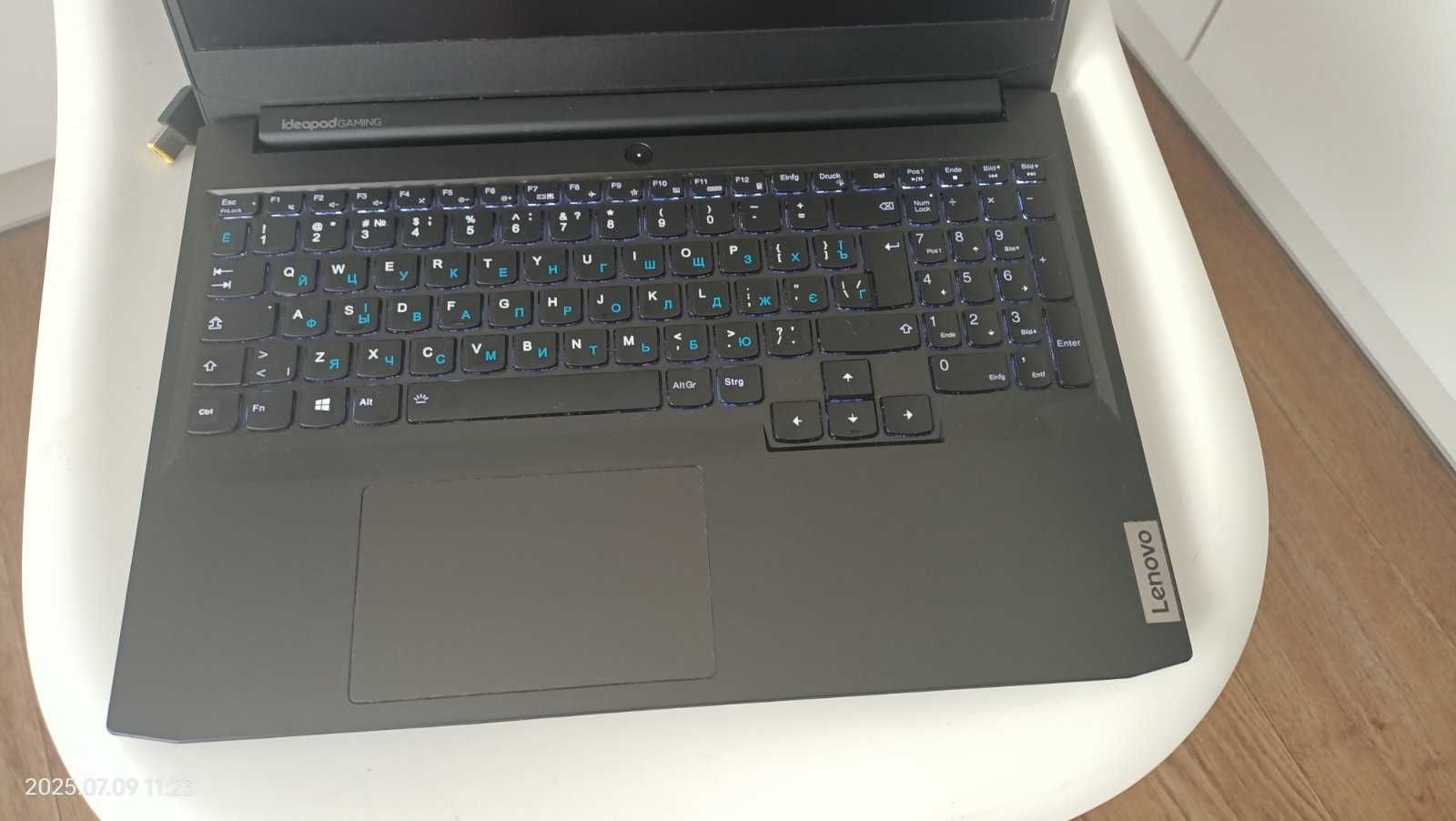 Lenovo Gaming 3  (15,6 IPS/Core i5 11400H/RAM 16/SSD 500/RTX 3050Ti)