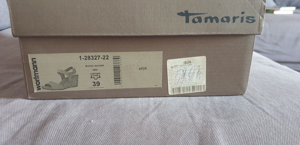 Кожаные босоножки Tamaris,39 размер