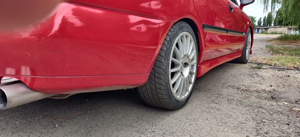 Mitsubishi Carisma 1.8

GDI