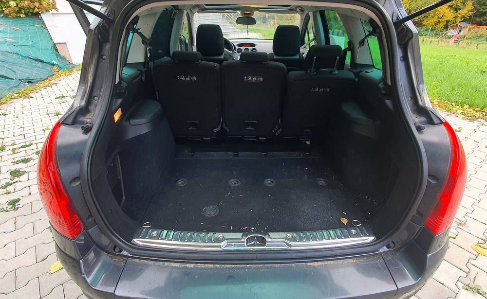 Peugeot 308SW lift 1.6 hdi 7-osobowy 2011 rok