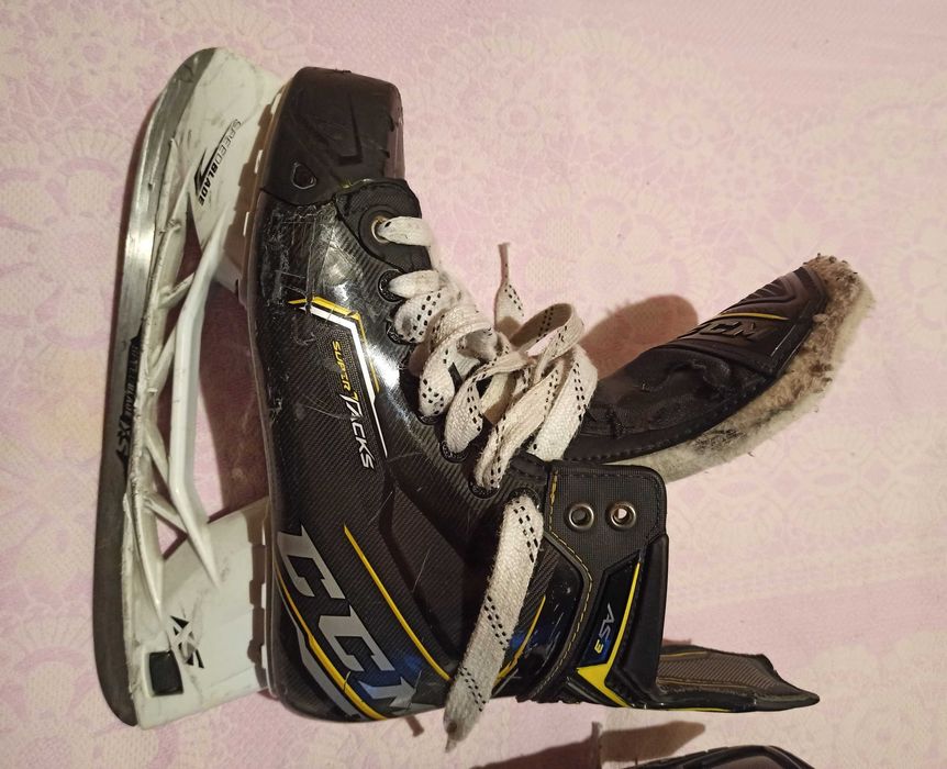 Хоккейные коньки CCM Super Tacks AS3 разм. 8