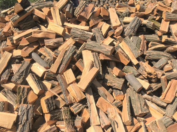 Дрова ,Акация , Глядиция ,Дуб .Цена дров твердые от 1800 грн .