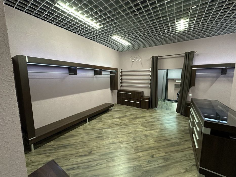 Продам или сдам в аренду торговое помещение (дейсвующий магазин) 80м2