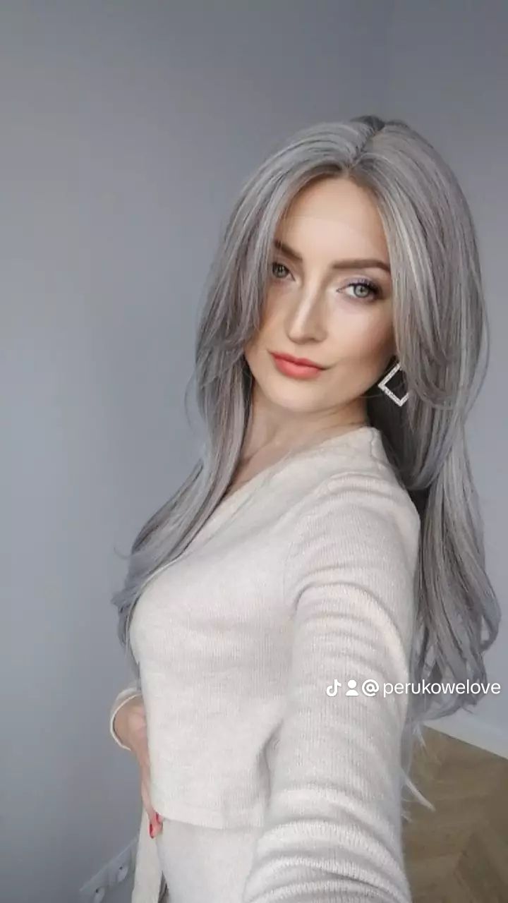 Peruka LACE FRONT srebrna z refleksami włosy jak naturalne