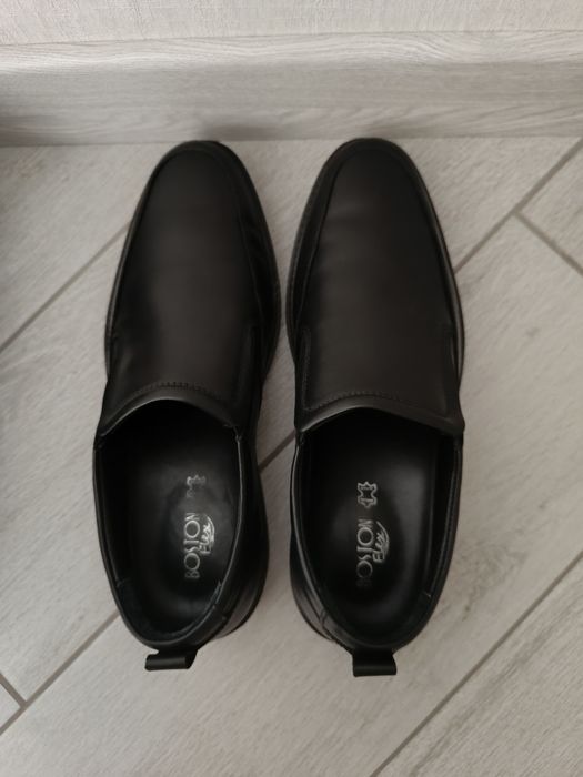 Продам новые мужские кожаные туфли