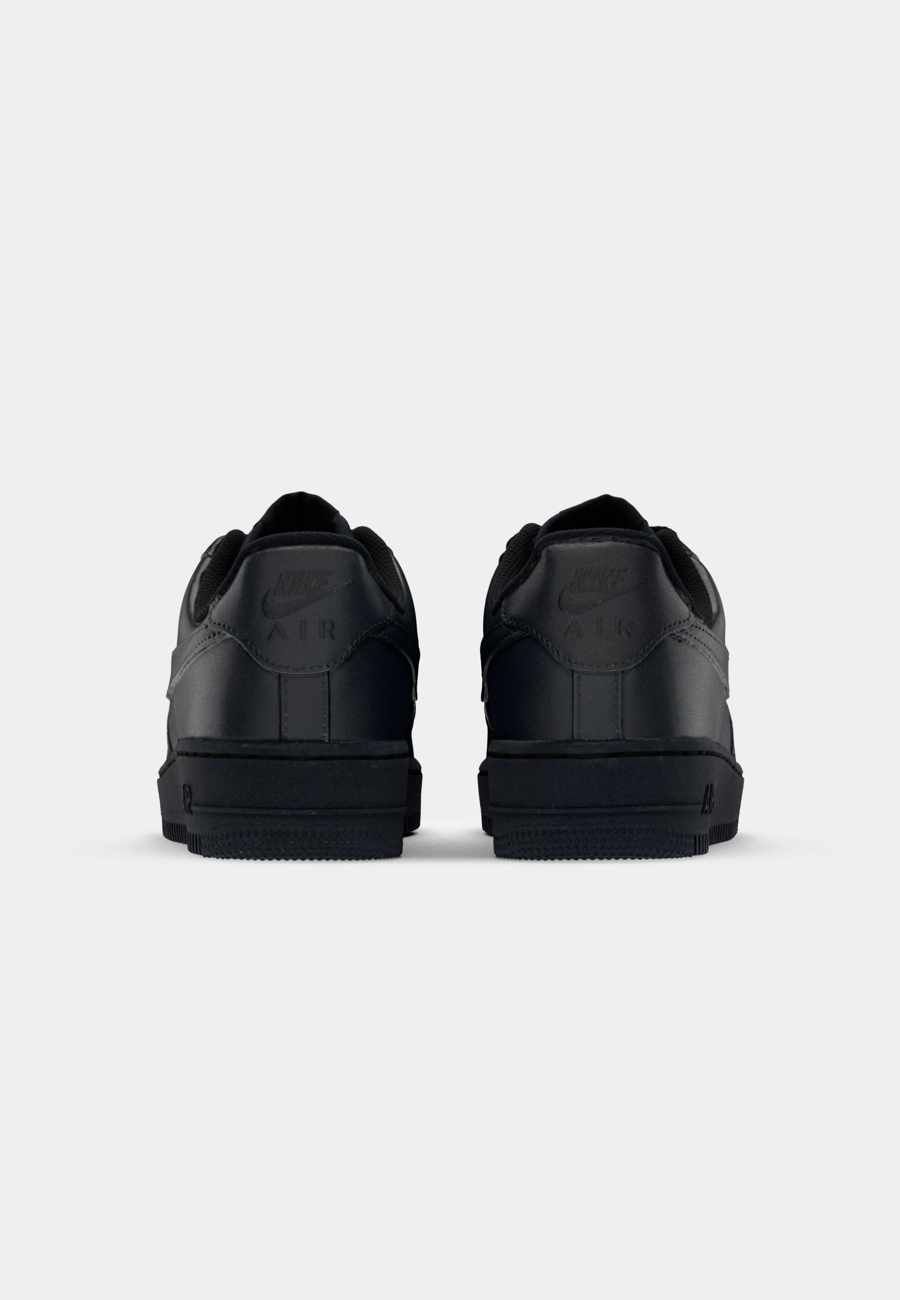 Nike 47 Buty Męskie Air Force 1 '07 Czarne Sneakersy T26