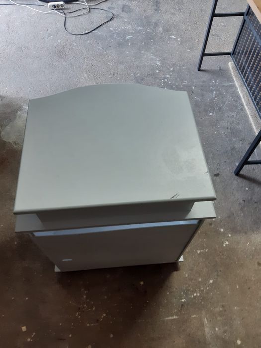 Mesa de apoio restaurada