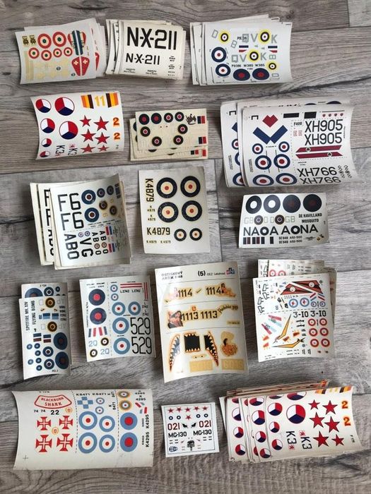 Декаль на модели самолетов.