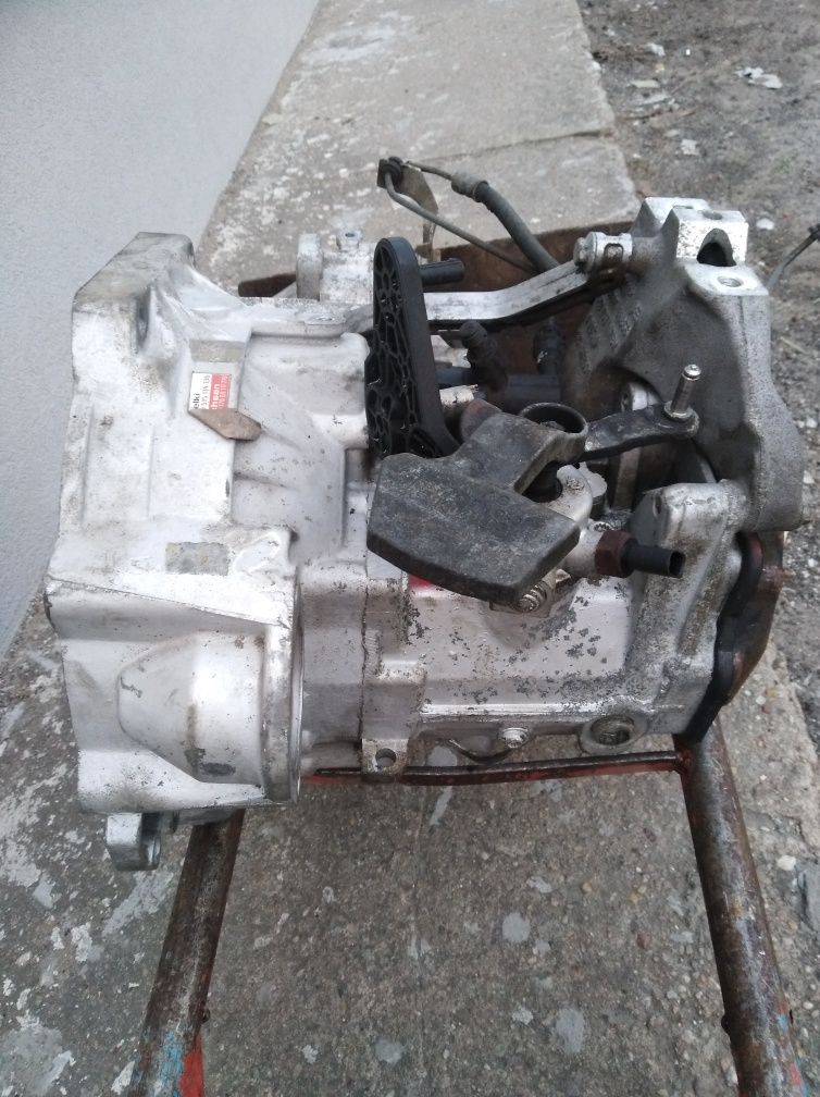 Skrzynia biegów Passat b6 Touran Golf V Jetta Caddy a3 8p0 1.9tdi 5-b