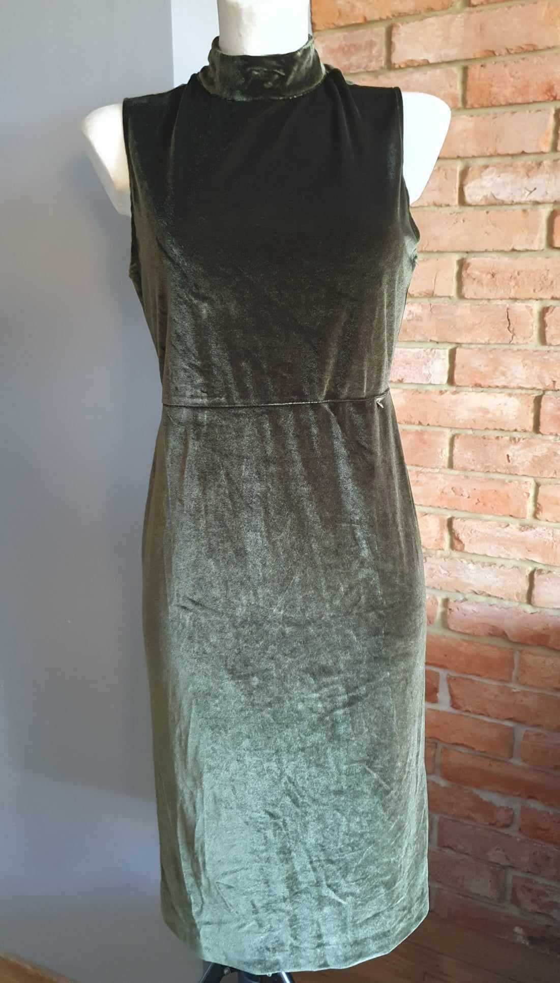 Sukienka marki Guess