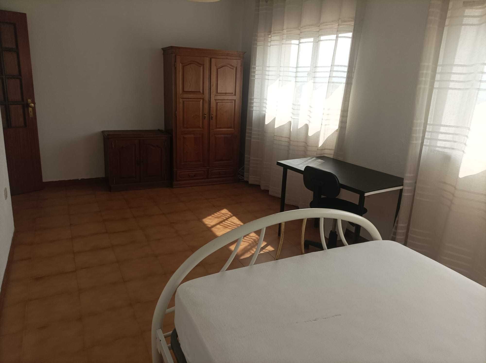 Quarto para rapariga estudante