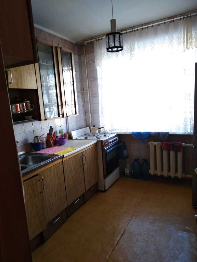 Здам КІМНАТУ для дівчини/ жінки в Центрі, вул. Героїв УПА