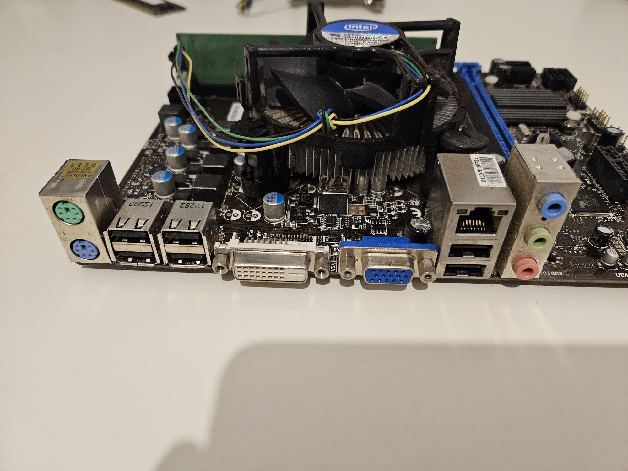 Zestaw płyta główna MSI procesor INTEL i3 z chłodzeniem kości RAM DDR3