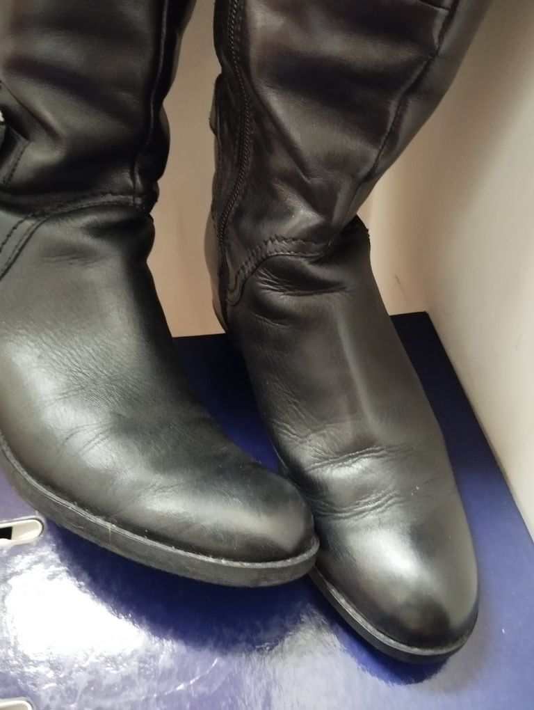 Botas pretas 37 pouco usadas