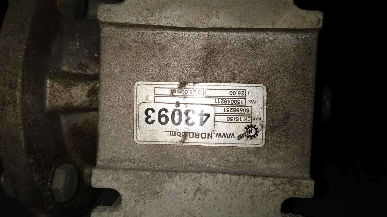 Silnik Besel 0.09 KW, Motoreduktor SK 1SI50 wraz z ślimakiem