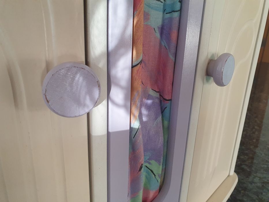 Roupeiro e caminha de madeira