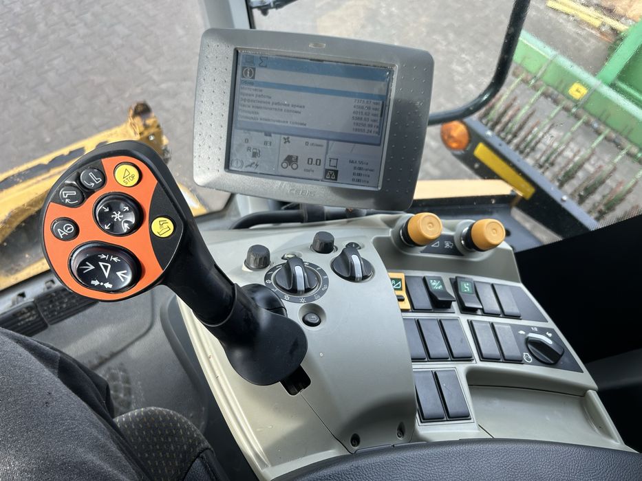 Комбайн Claas Cat Lexion 740