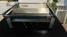 Grill kontaktowy ryflowany MegaM-grkUC2200