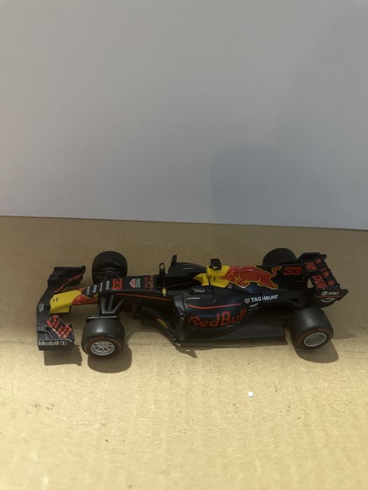 Miniatura da red bull da burago 1:32
