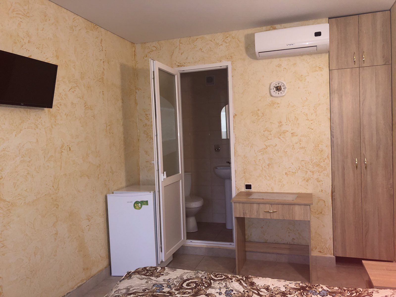 Сдам номера ст.Лиманская 50 м.до моря. Все удобства.